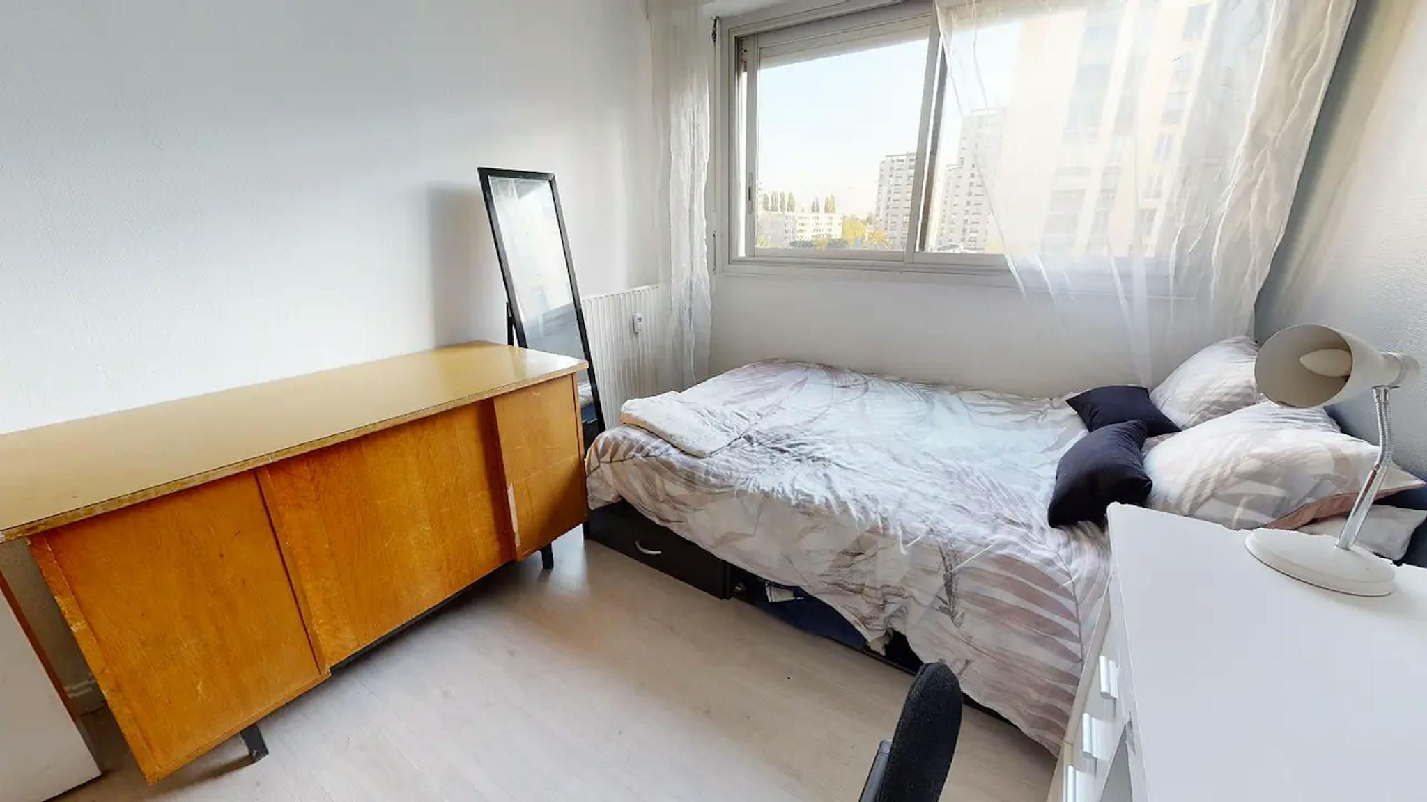  Private Room  -  Avenue des Champs Perdrix, Dijon  - Gallery -  2