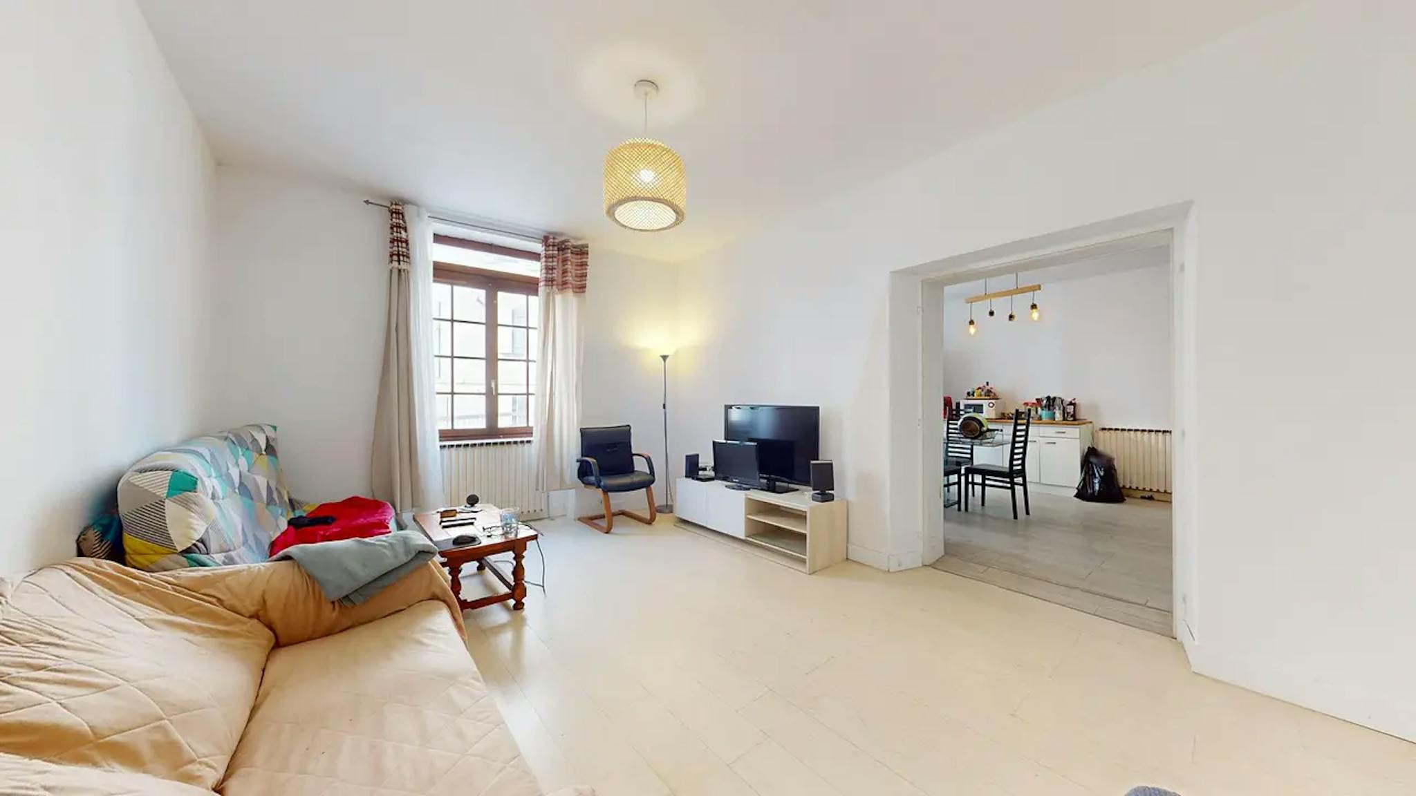 Private Room - Rue de la Tourgarnier, Angoulême - Gallery - 2