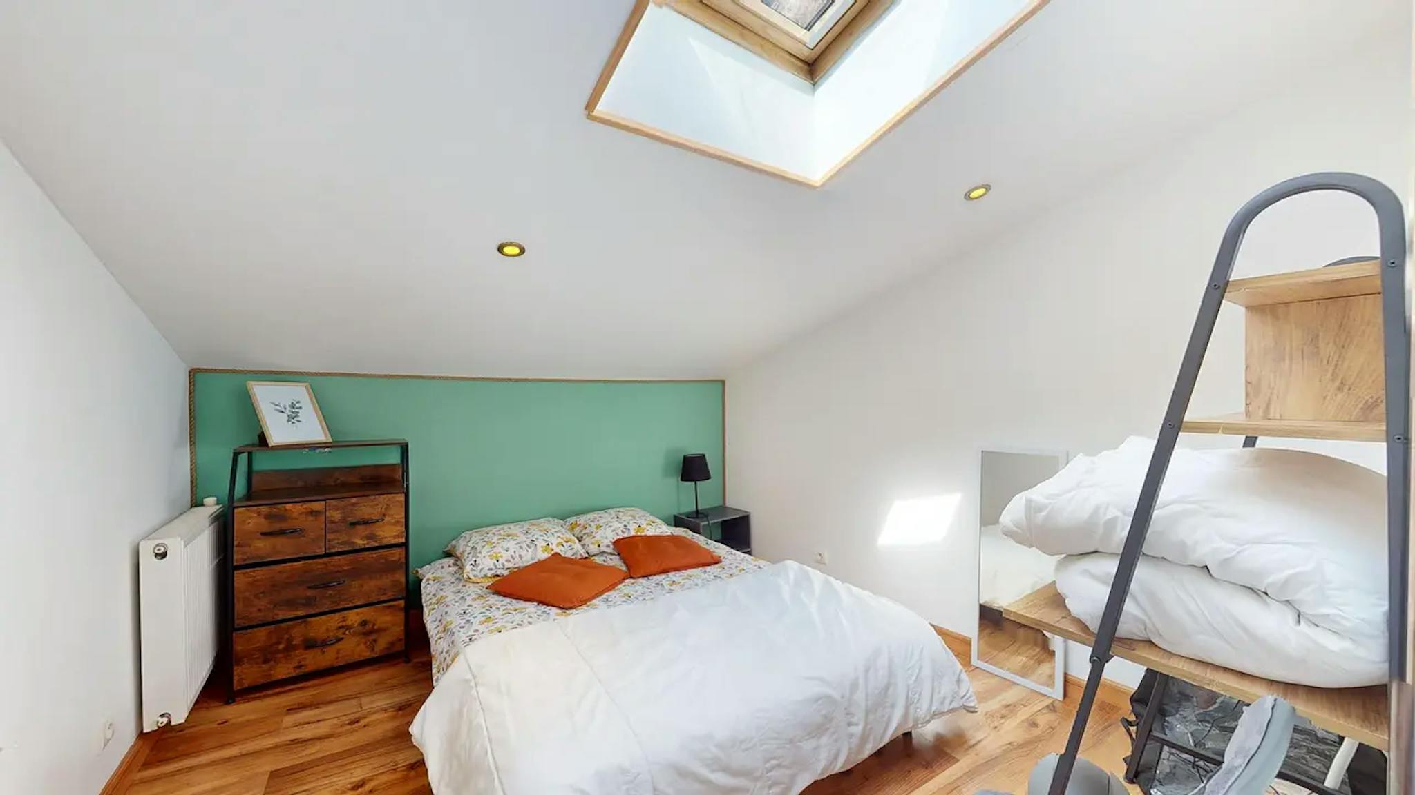 Private Room - Rue de la Tourgarnier, Angoulême - Gallery - 1