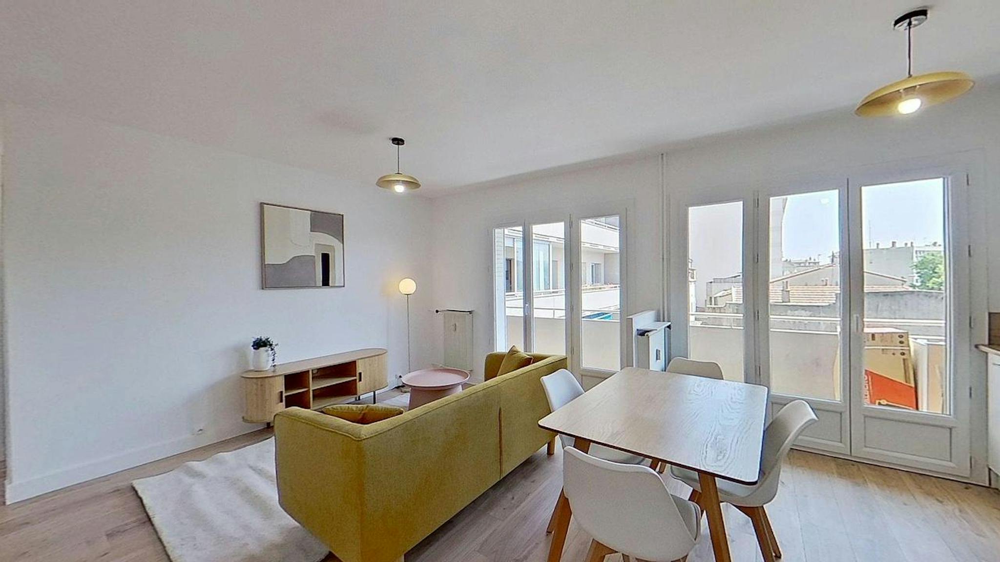  Entire Place  -  Place de la Dragonne, Valence  - Gallery -  1