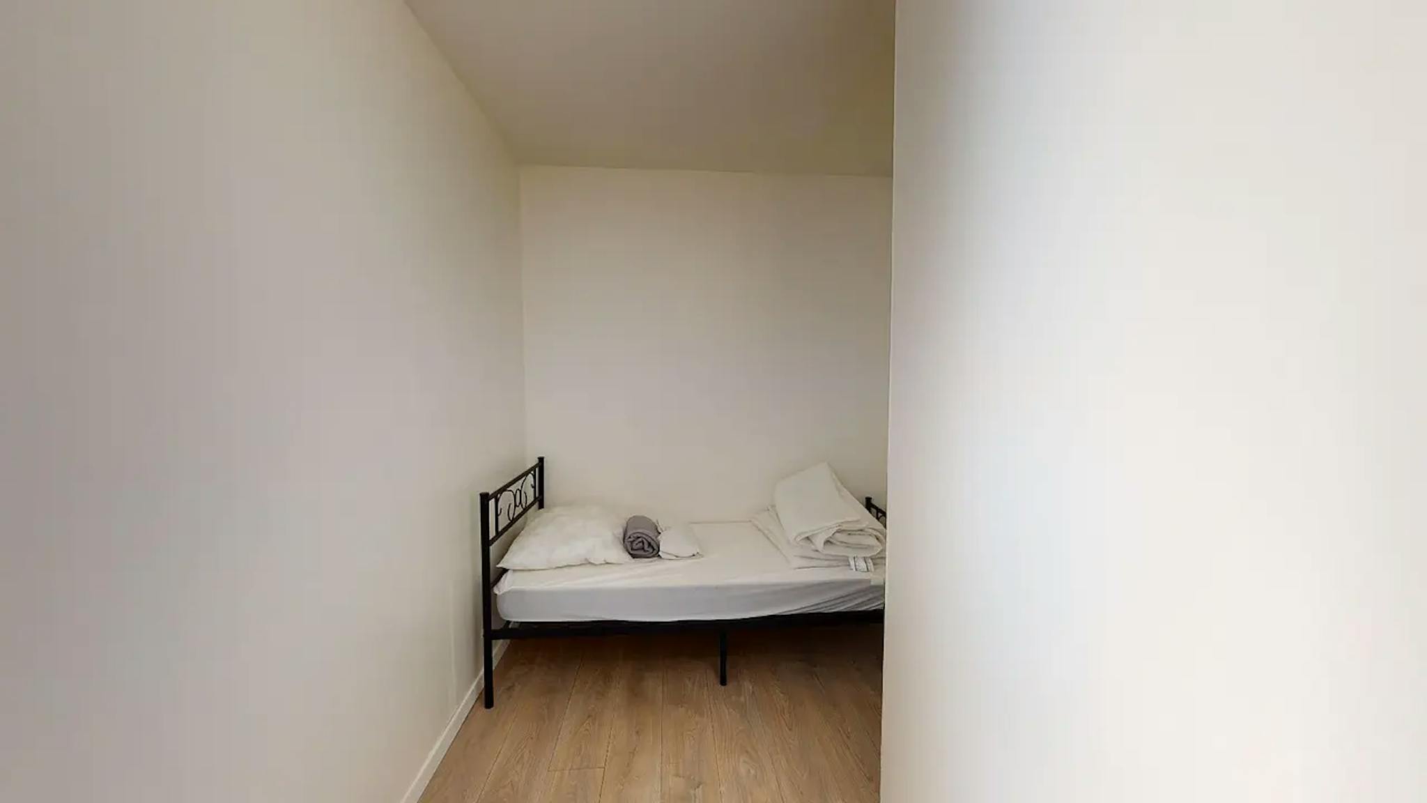  Private Room  -  Rue Frédéric et Irène Joliot-Curie, Reims  - Gallery -  1