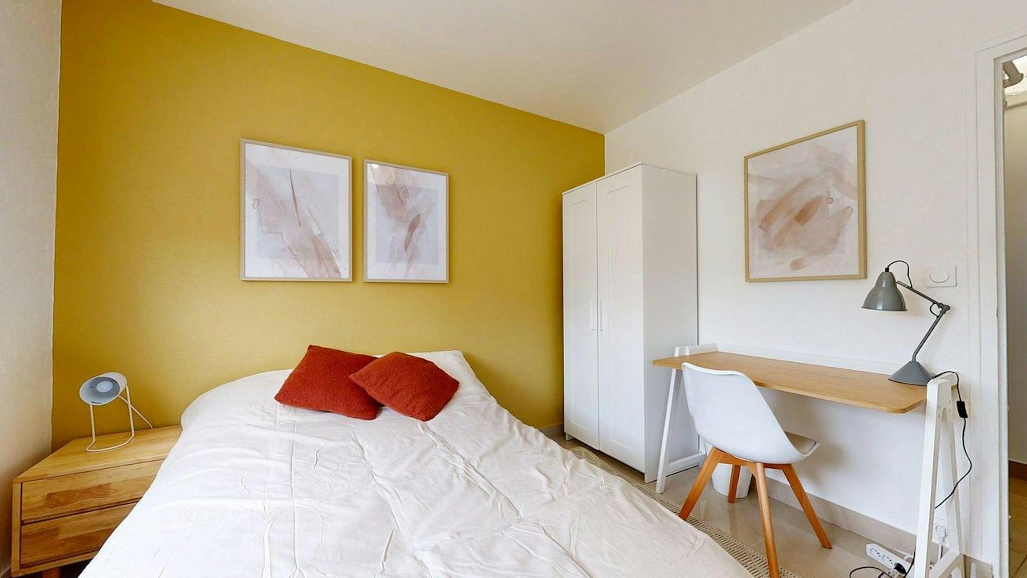 Private Room - Rue Charles Dumont, Dijon - Gallery - 1