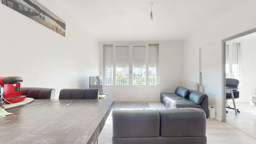 Square Mantegna, Tours