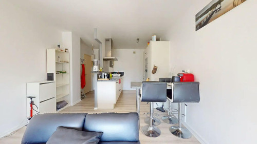 Square Mantegna, Tours