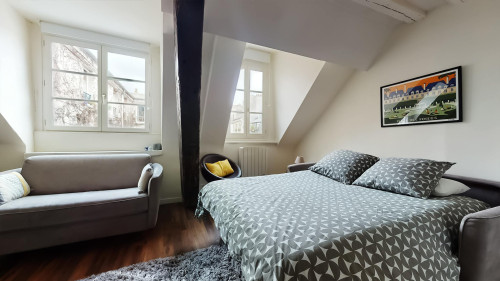 Rue Sainte-Croix-de-la-Bretonnerie, Paris