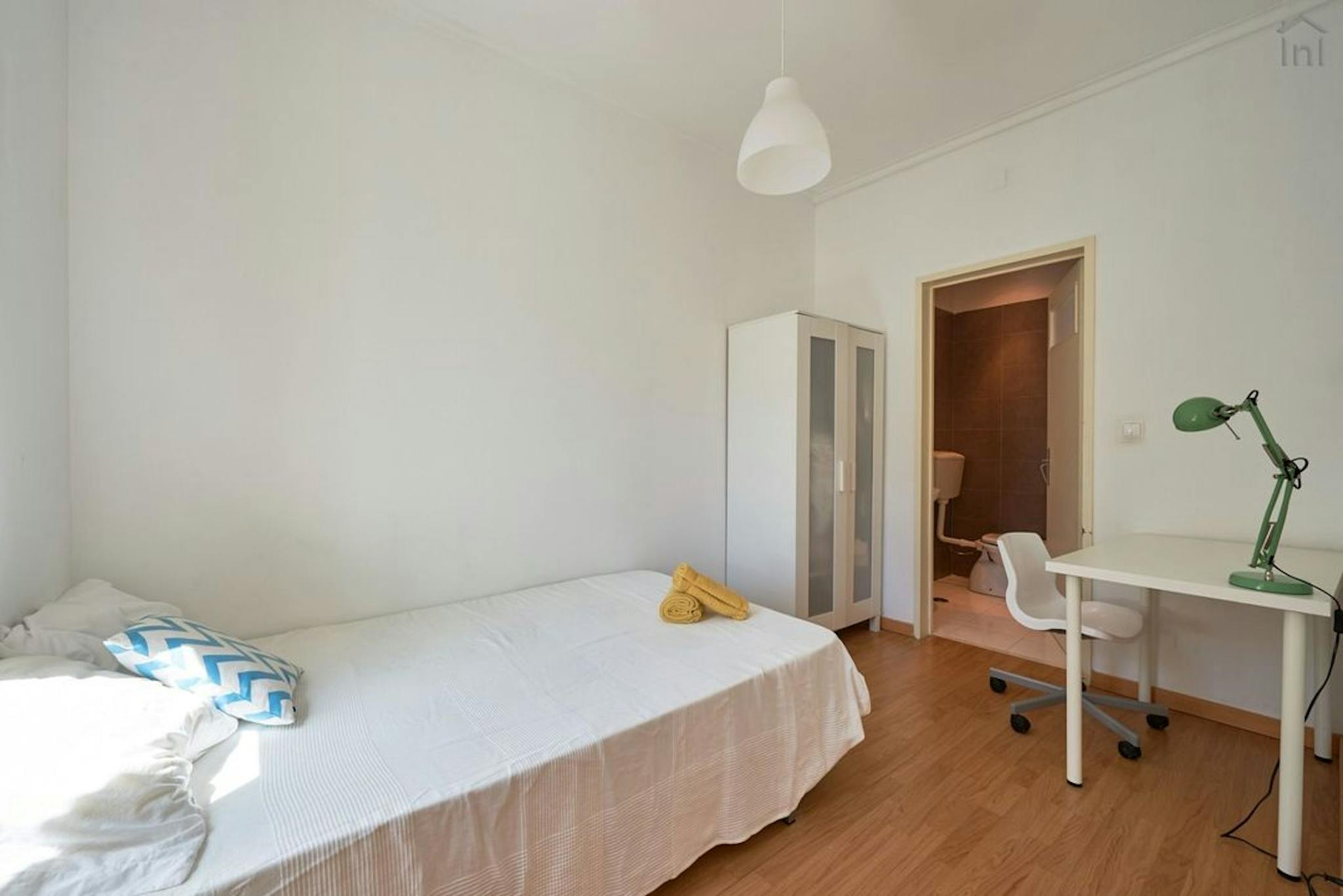  Private Room  -  Avenida Miguel Bombarda, Lisbon  - Gallery -  1