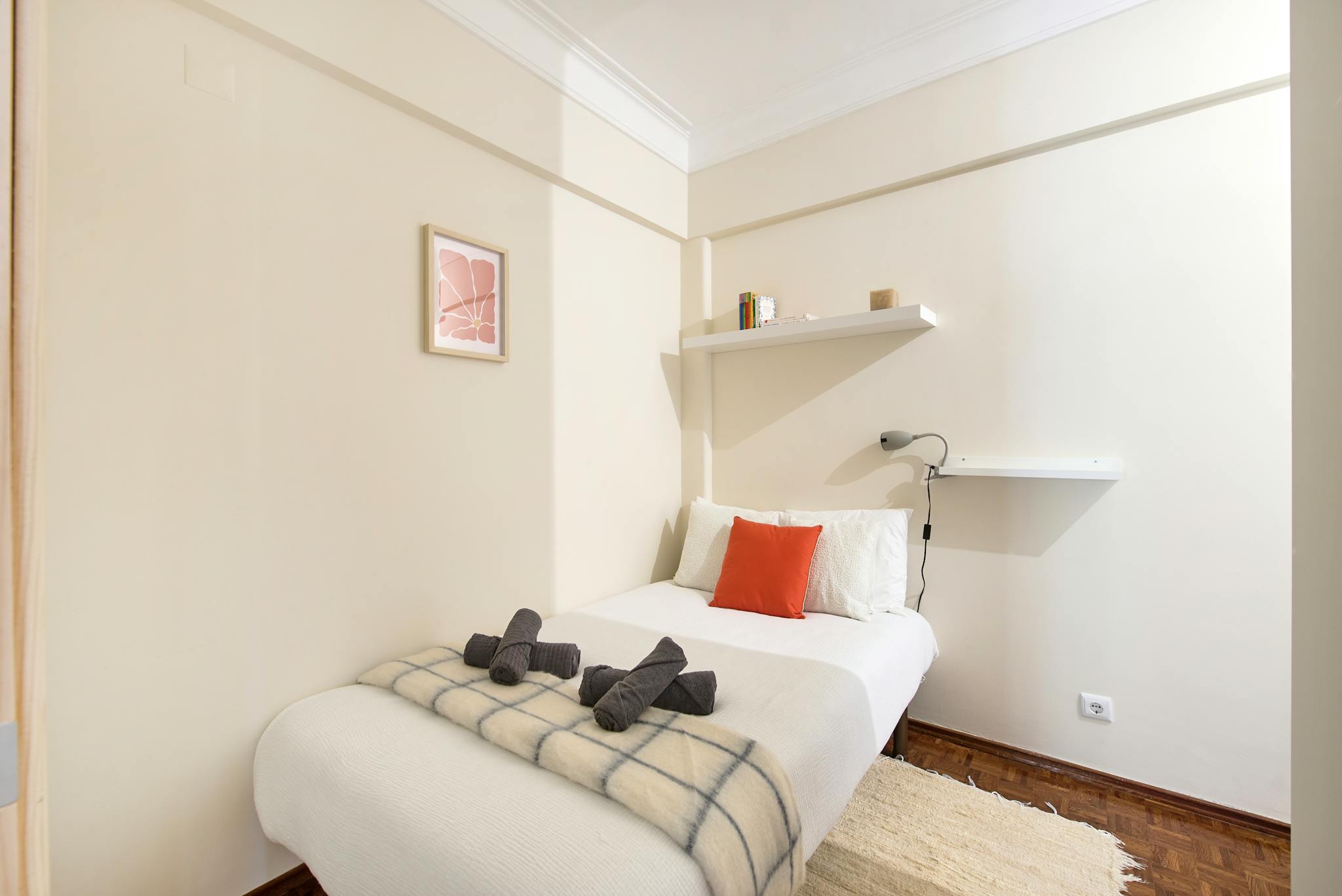  Private Room  -  Rua Coronel Marques Leitão, Lisbon  - Gallery -  1