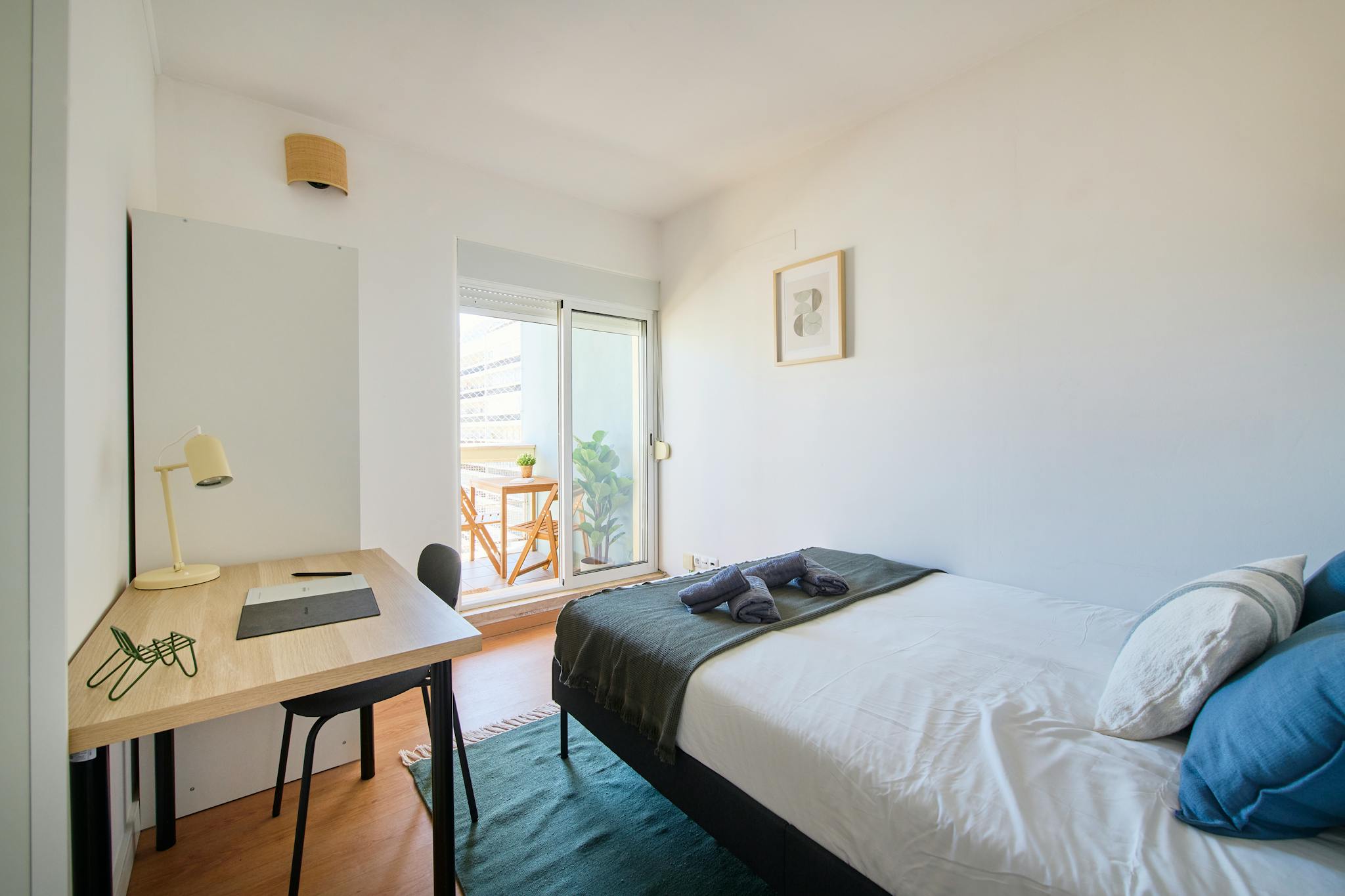  Private Room  -  Avenida dos Estados Unidos da América, Lisbon  - Gallery -  1