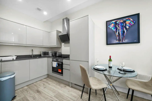 Farnham Road, Slough - Gallery - 6