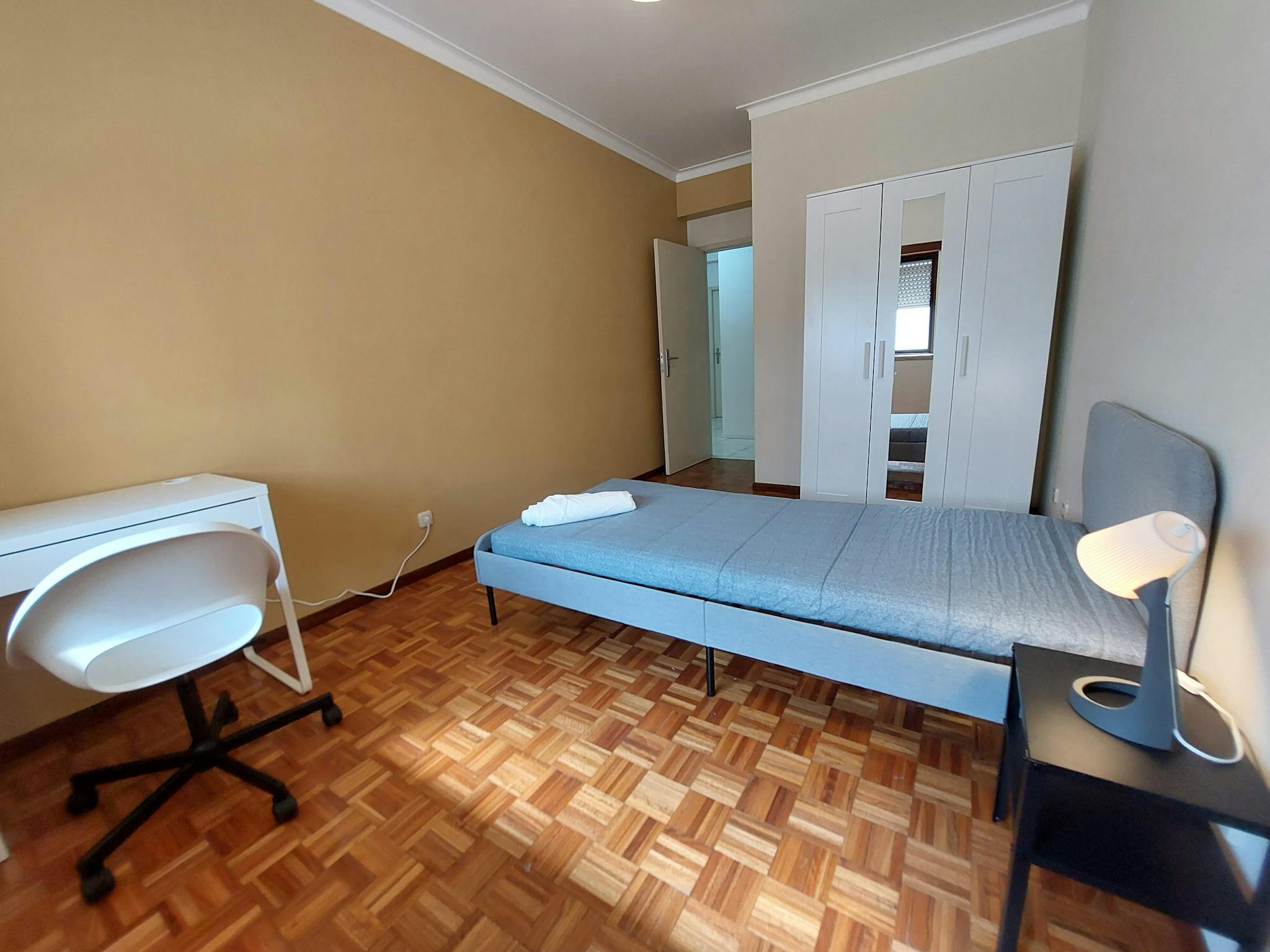 Private Room - Rua Prior Vasconcelos, Castelo Branco - Gallery - 1