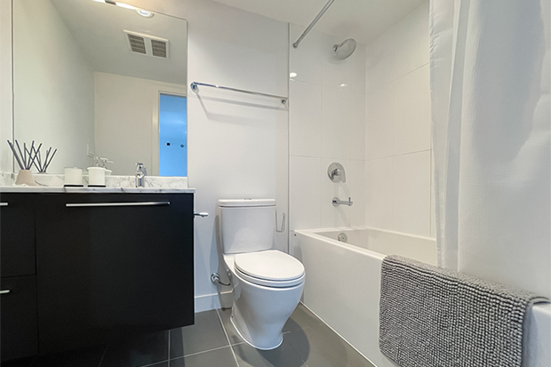  One Bedroom Plus Den  -  Marine Gateway  - Gallery -  2
