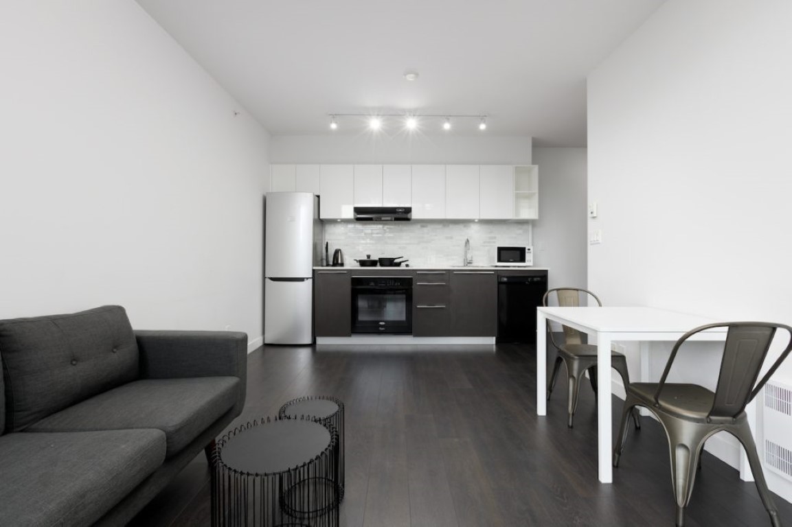  Two Bedroom Apartment  -  Marine Gateway  - Gallery -  2
