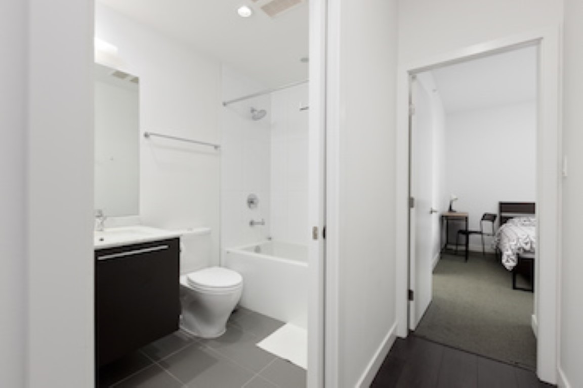  Two Bedroom Apartment  -  Marine Gateway  - Gallery -  6