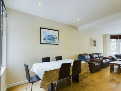 Cross Road, Croydon  - Gallery -  5