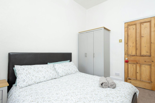 Calder Row, Wakefield