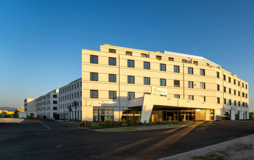 Erwin-Schrödinger-Straße, Wiener Neustadt