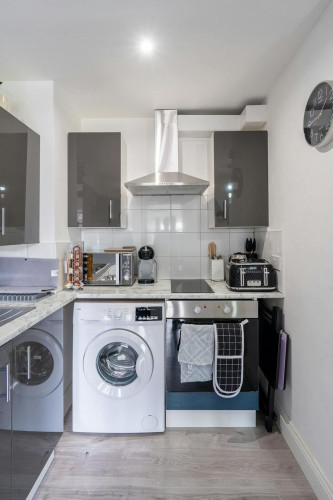 Oakington Manor Drive, Wembley  - Gallery -  5