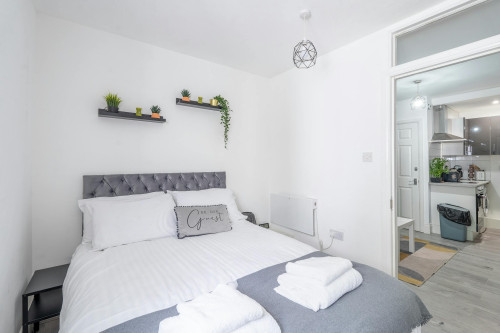 Oakington Manor Drive, Wembley