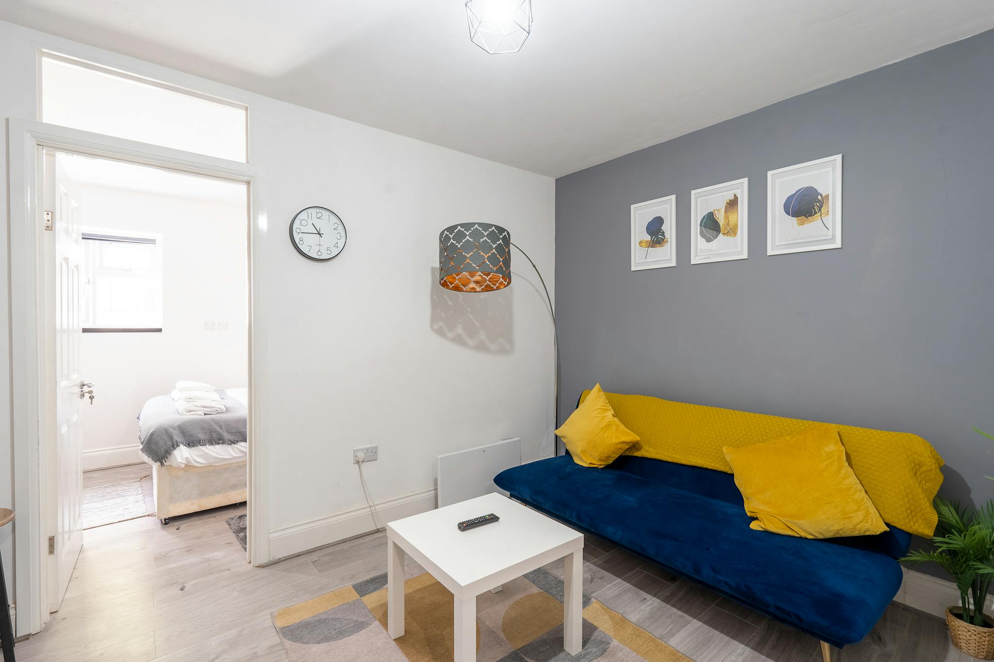 Entire Place - Oakington Manor Drive, Wembley - Gallery - 1