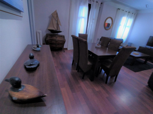 EIXAMPLE FURNISHED 4 BEDROOMS FLAT - Gallery - 9