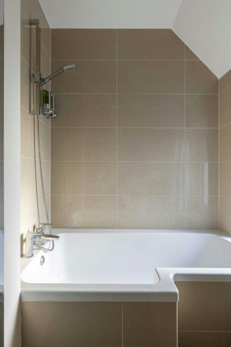 Foxburrows Avenue, Guildford - Gallery - 10