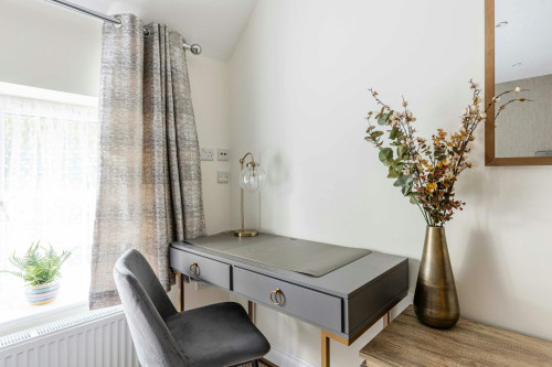 Foxburrows Avenue, Guildford  - Gallery -  5