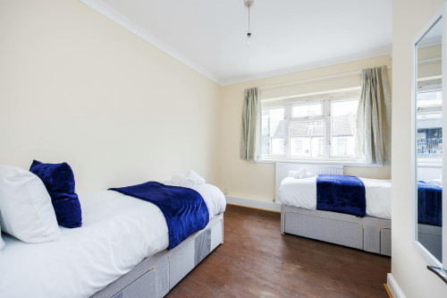 Gloucester Road, Croydon - Gallery - 6