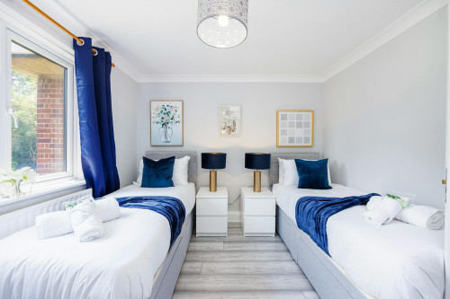 Addiscombe Road, Croydon - Gallery - 6