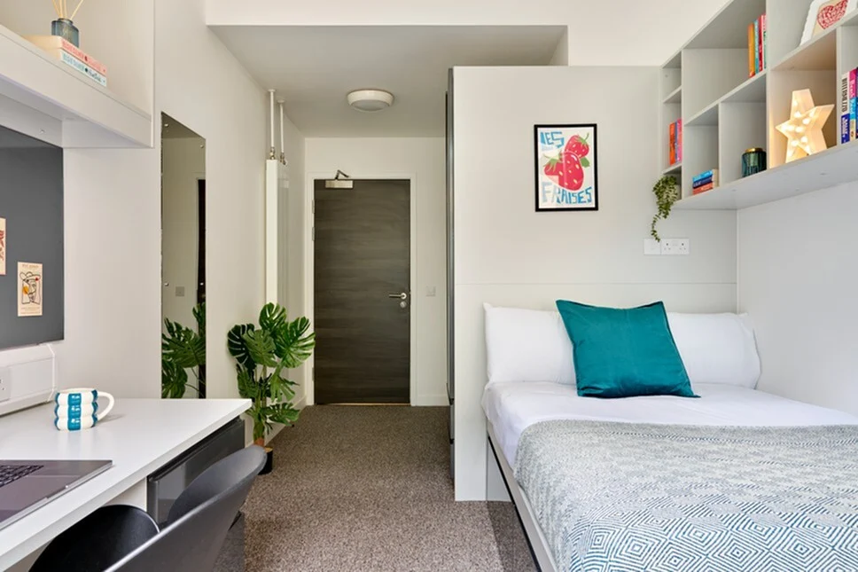  Silver Ensuite  -  Clifton & Stewart House  - Gallery -  1