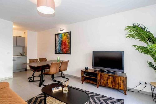 Rue Montaigne, Cannes