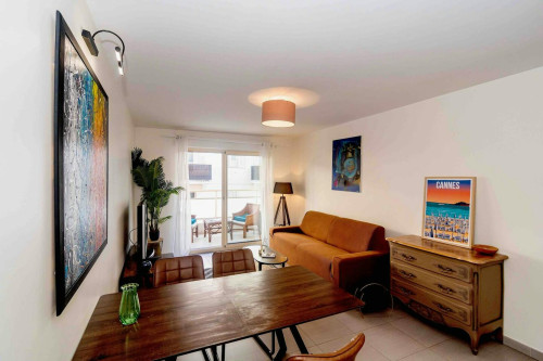 Rue Montaigne, Cannes