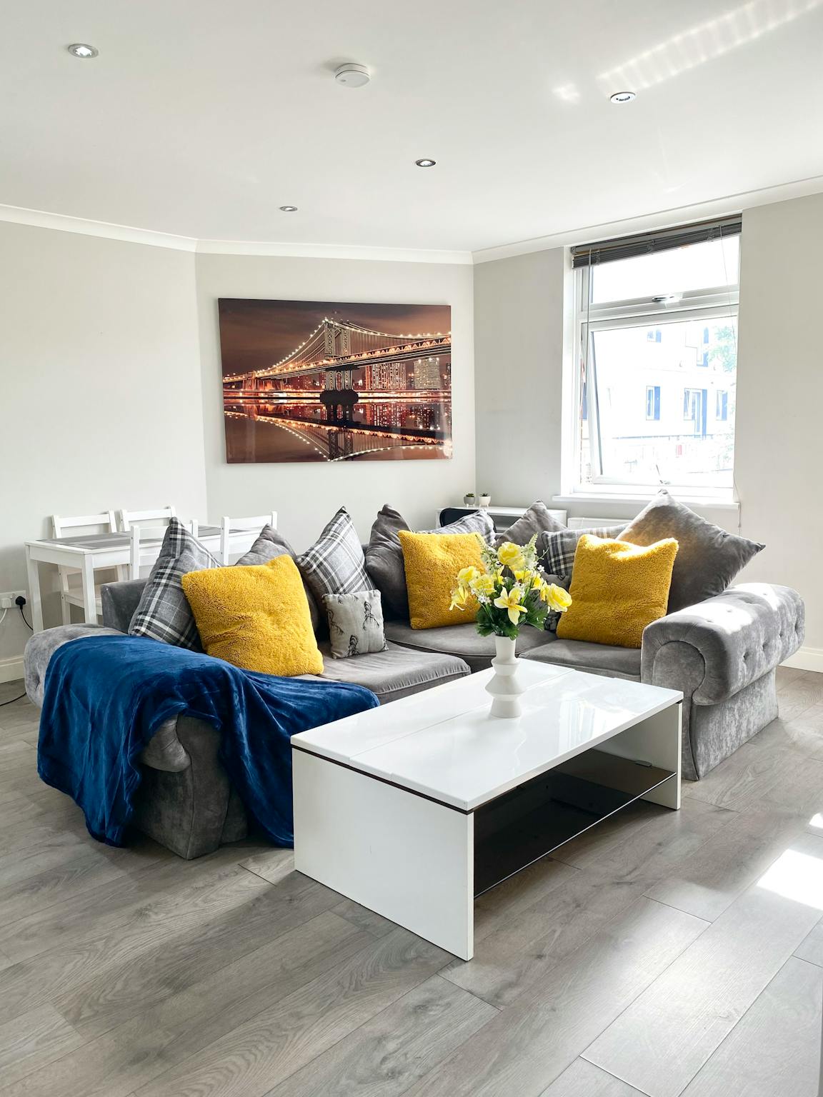 Entire Place - Church Street, Slough - Gallery - 1
