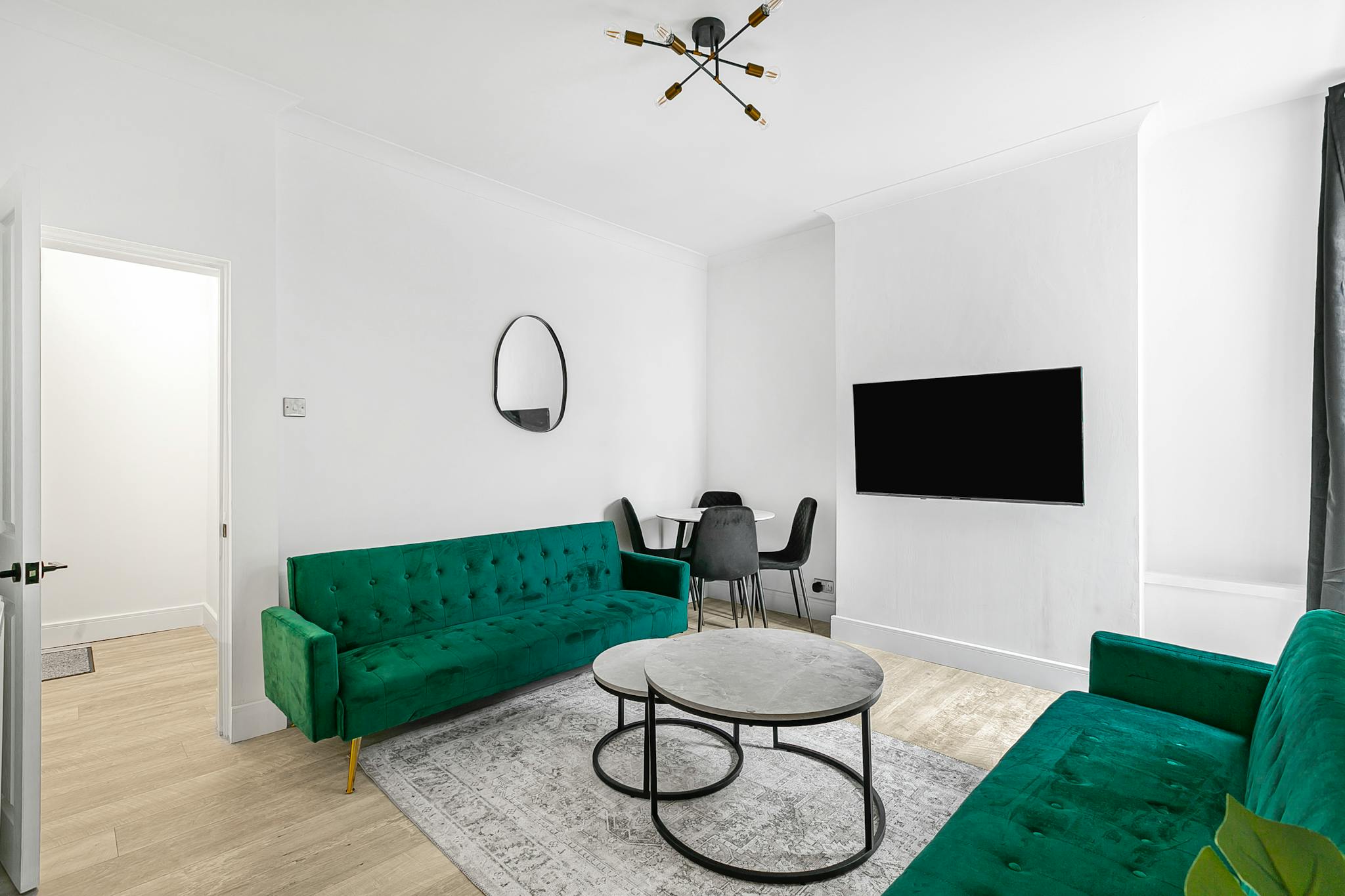  Entire Place  -  Cambridge Road, New Malden  - Gallery -  1