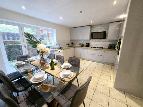 Glanwern Rise, Newport