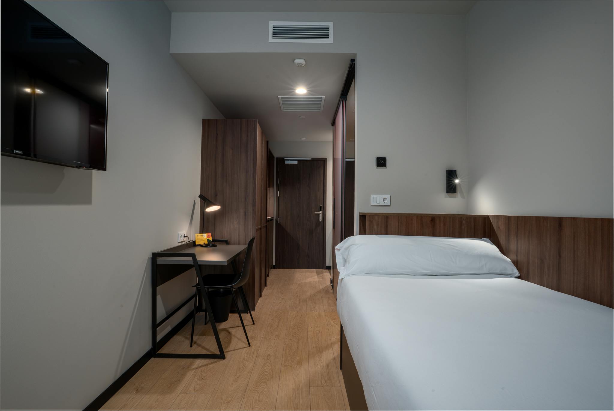  Private Room  -  Rúa das Galeras, Santiago de Compostela  - Gallery -  1