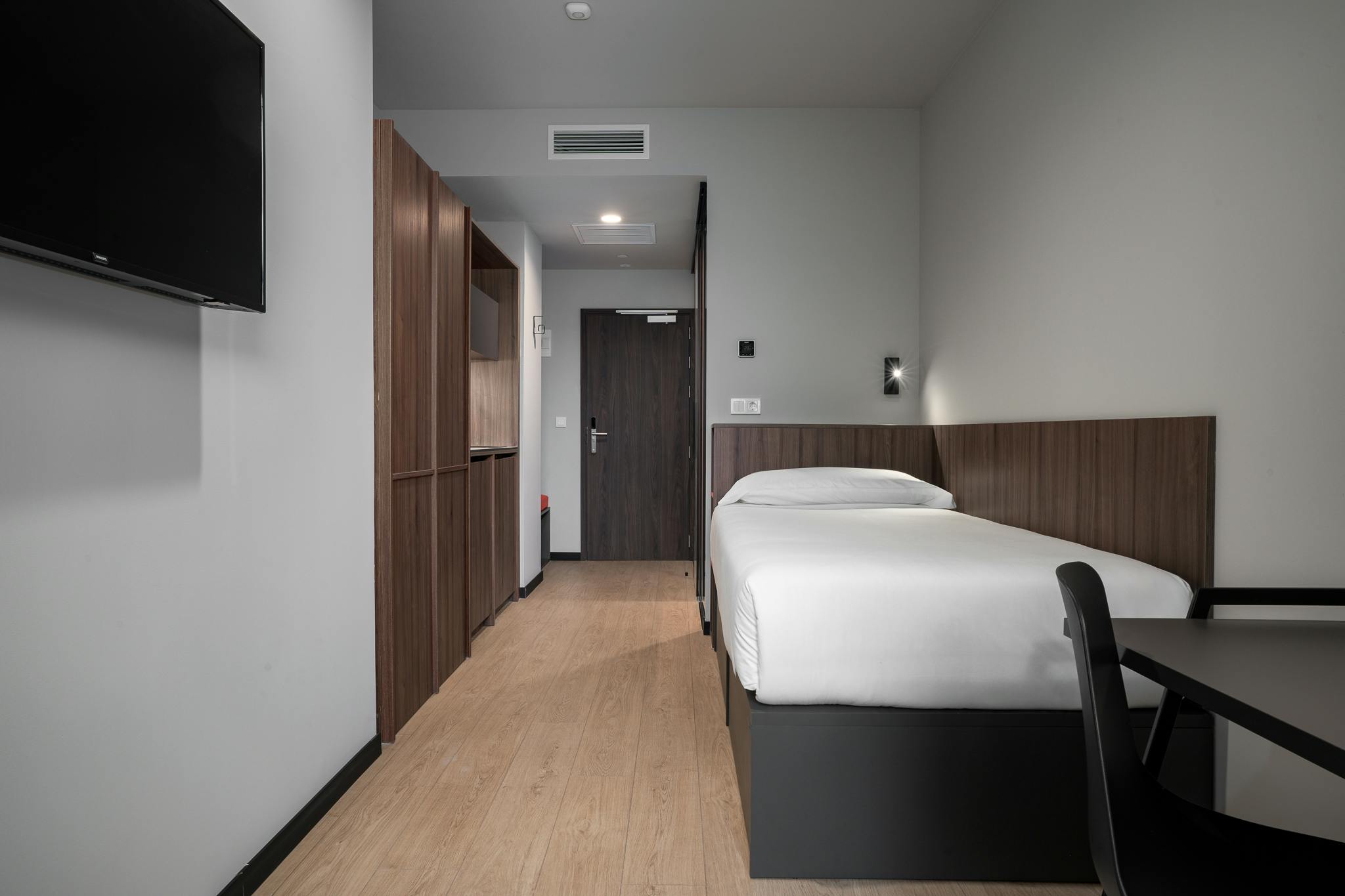  Private Room  -  Rúa das Galeras, Santiago de Compostela  - Gallery -  1