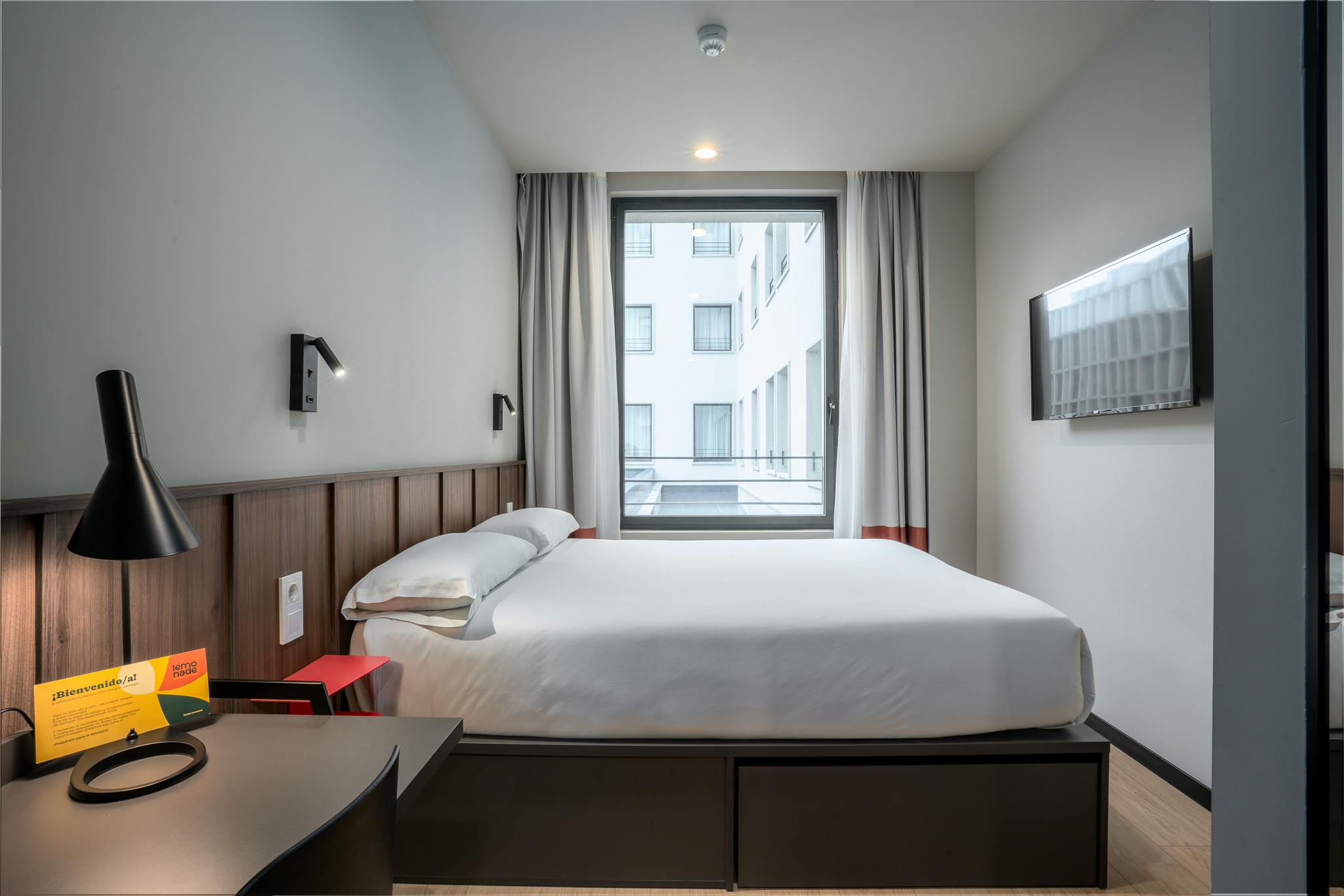  Private Room  -  Rúa das Galeras, Santiago de Compostela  - Gallery -  1