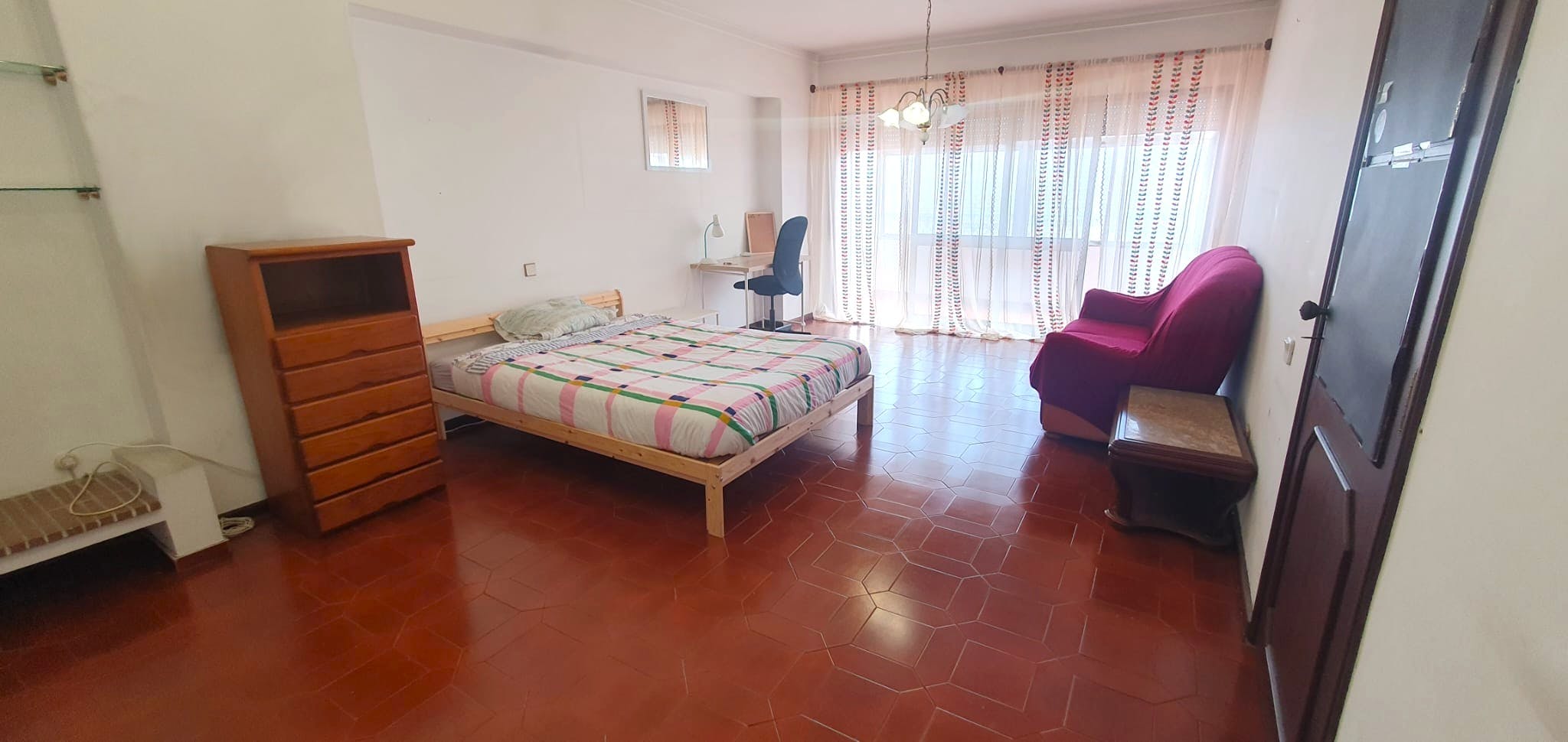  Private Room  -  Rua Teixeira de Pascoais, Guimarães  - Gallery -  1