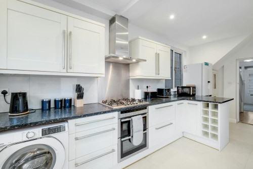 Rosslyn Crescent, Wembley - Gallery - 8
