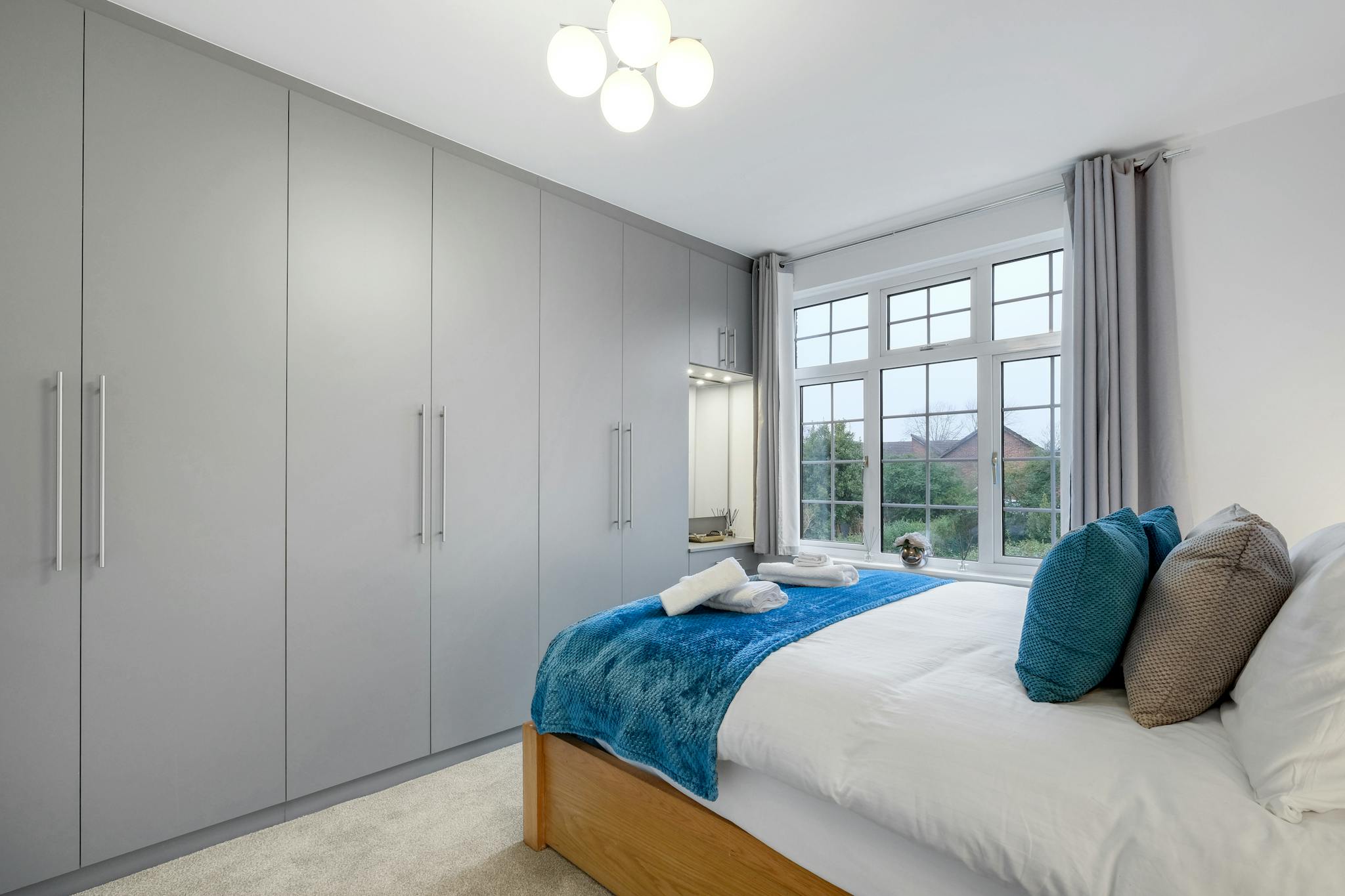  Entire Place  -  Rosslyn Crescent, Wembley  - Gallery -  1