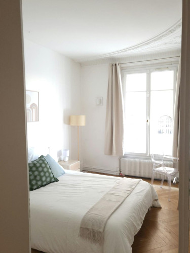 Rue des Saussaies, Paris