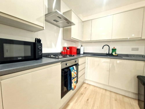 High Road, Romford - Gallery - 10