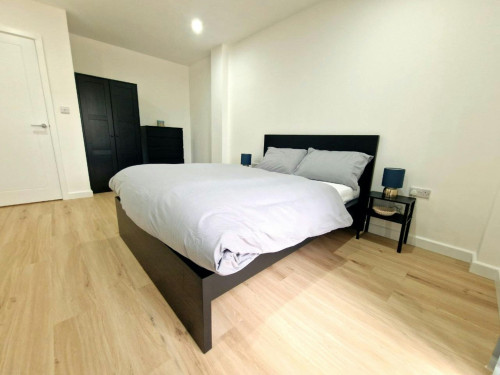 High Road, Romford - Gallery - 6