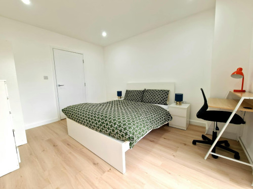 High Road, Romford - Gallery - 6