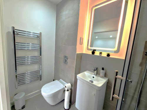 High Road, Romford - Gallery - 10