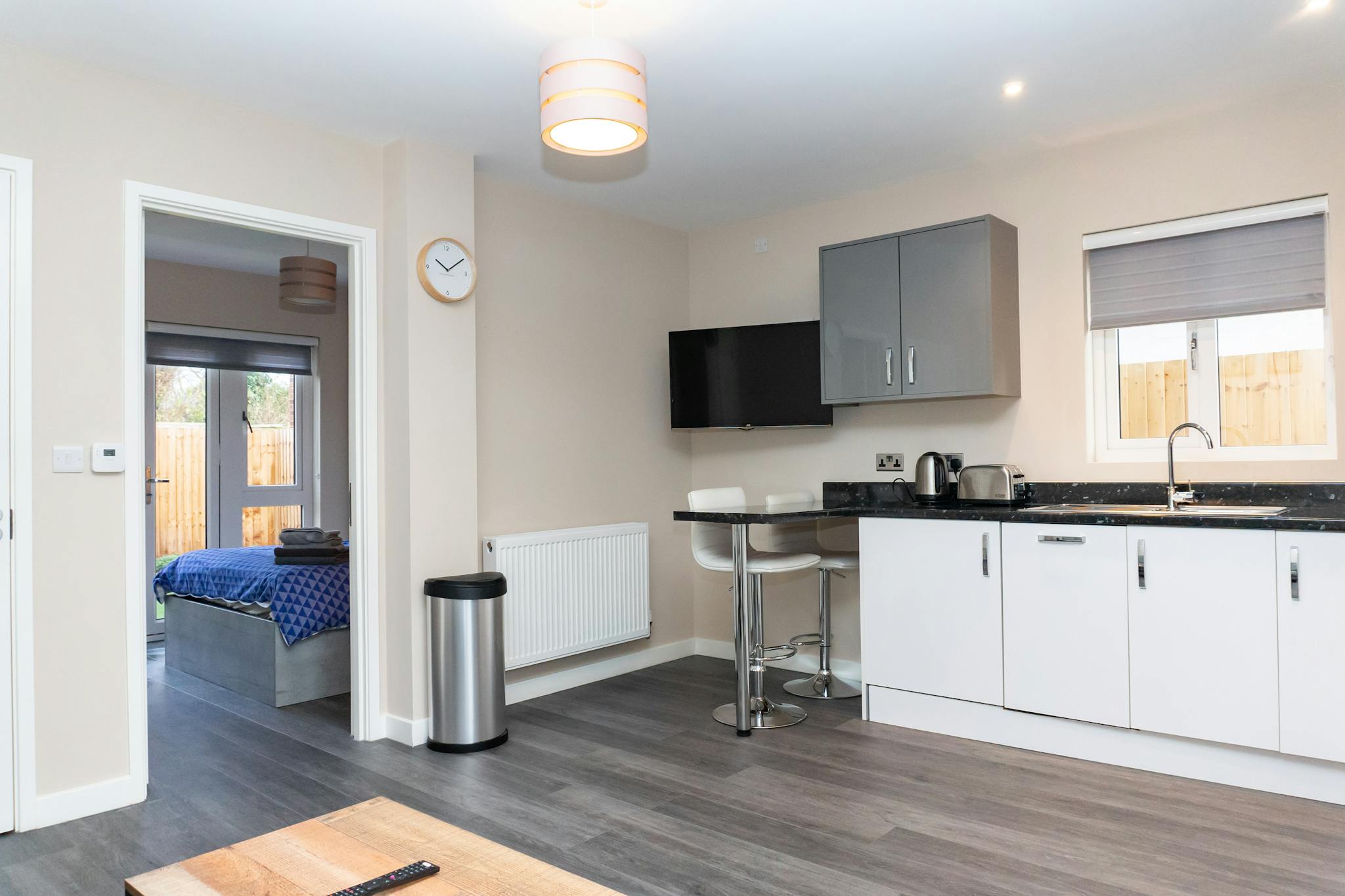  Entire Place  -  Queen's Road, Egham  - Gallery -  1