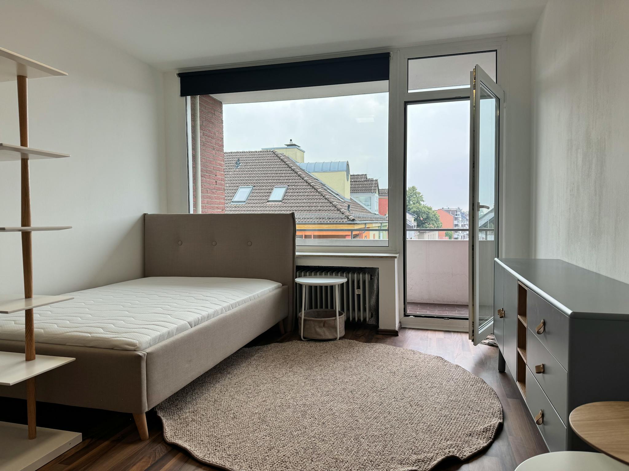 Entire Place  -  Dorfbroicher Straße, Mönchengladbach  - Gallery -  2