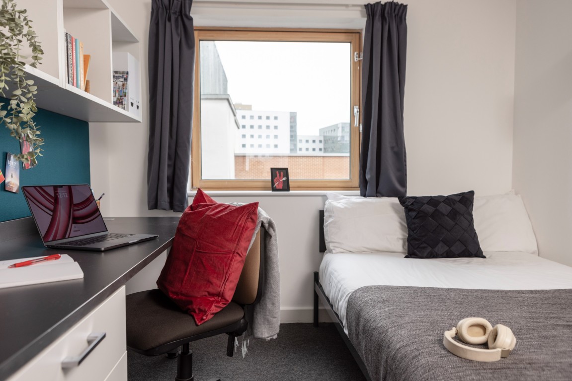  Standard En-Suite  -  Fitzroy and Wenlock Courts  - Gallery -  3