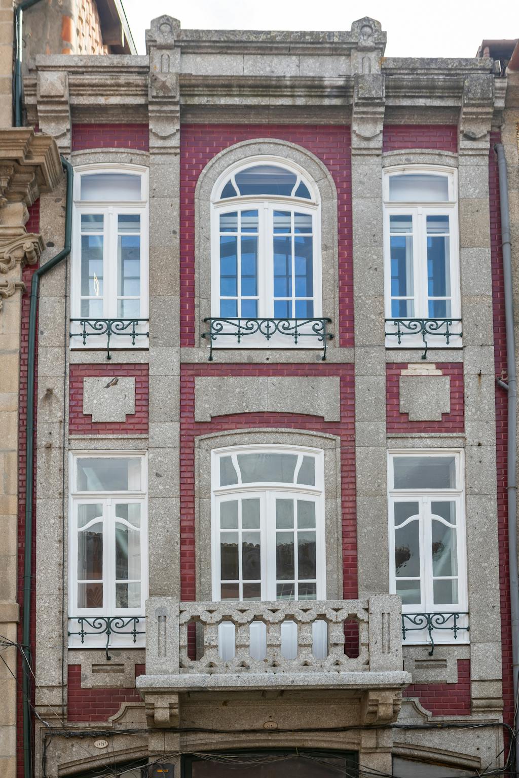 Entire Place - Rua Rainha Dona Maria II, Guimarães - Gallery - 1