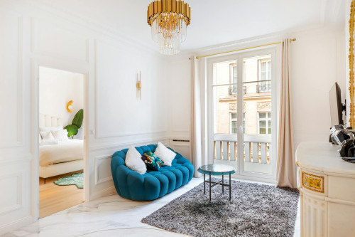 Rue Quentin Bauchart, Paris